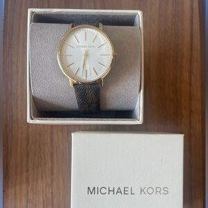 Michael Kors Gold and Brown Watch Elegant Design
